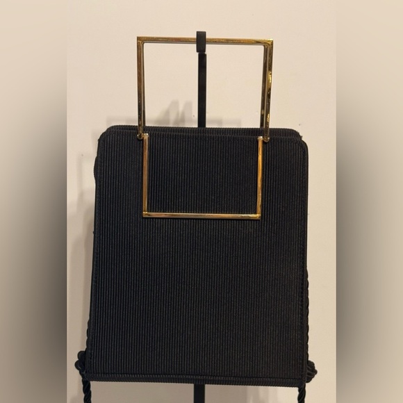 Vintage Black Rectangular Evening Crossbody Bag With Square Gold Handles - Picture 5 of 12